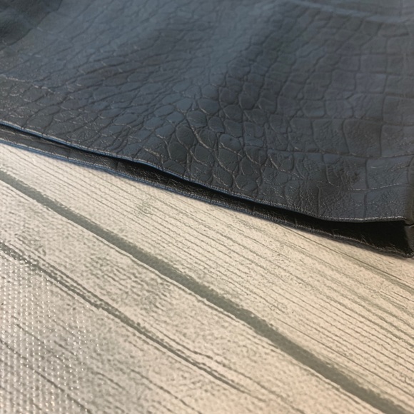 DIVIDED H&M Womens Skirt Size 4 Black Faux Leather Sexy Mini Clubwear Pencil - Picture 10 of 10